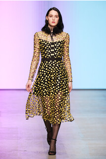 Yasya Minochkina Fall 2019 Ready-to-Wear / Yasya Minochkina осень-зима 2019 / Неделя моды: Москва